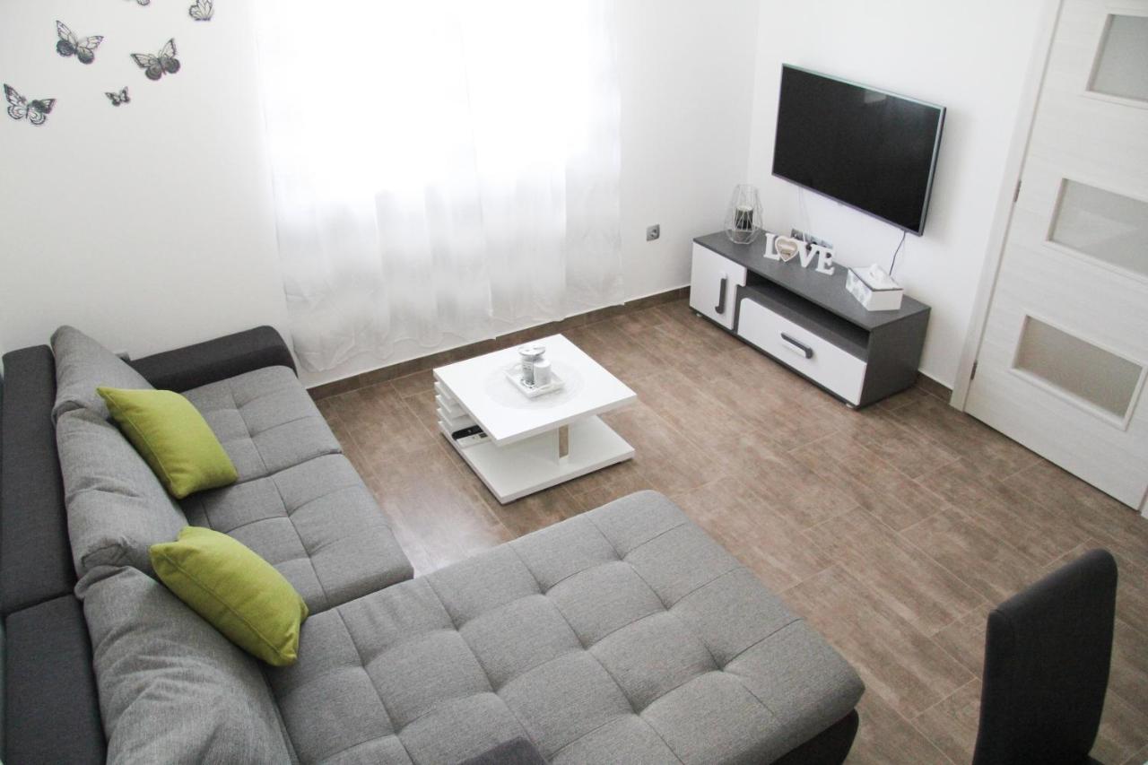 Apartman Ivana Biograd Na Moru Exterior photo